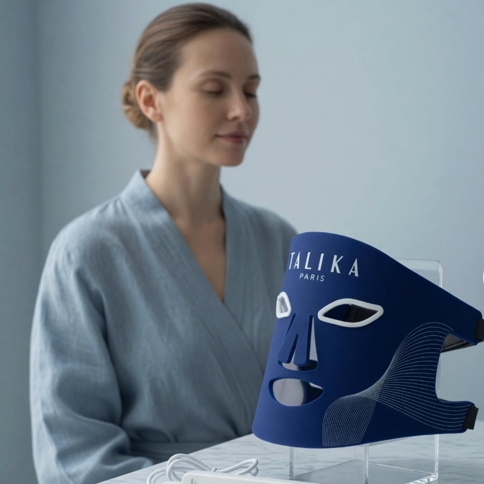 Talika I Masque LED Biomimétique I Light Therapy I 6 Programmes I Anti-âge, Rides, Tâches, Imperfections I Dosimétrie Optimisée - Toutes Carnations & Peaux Sensibles