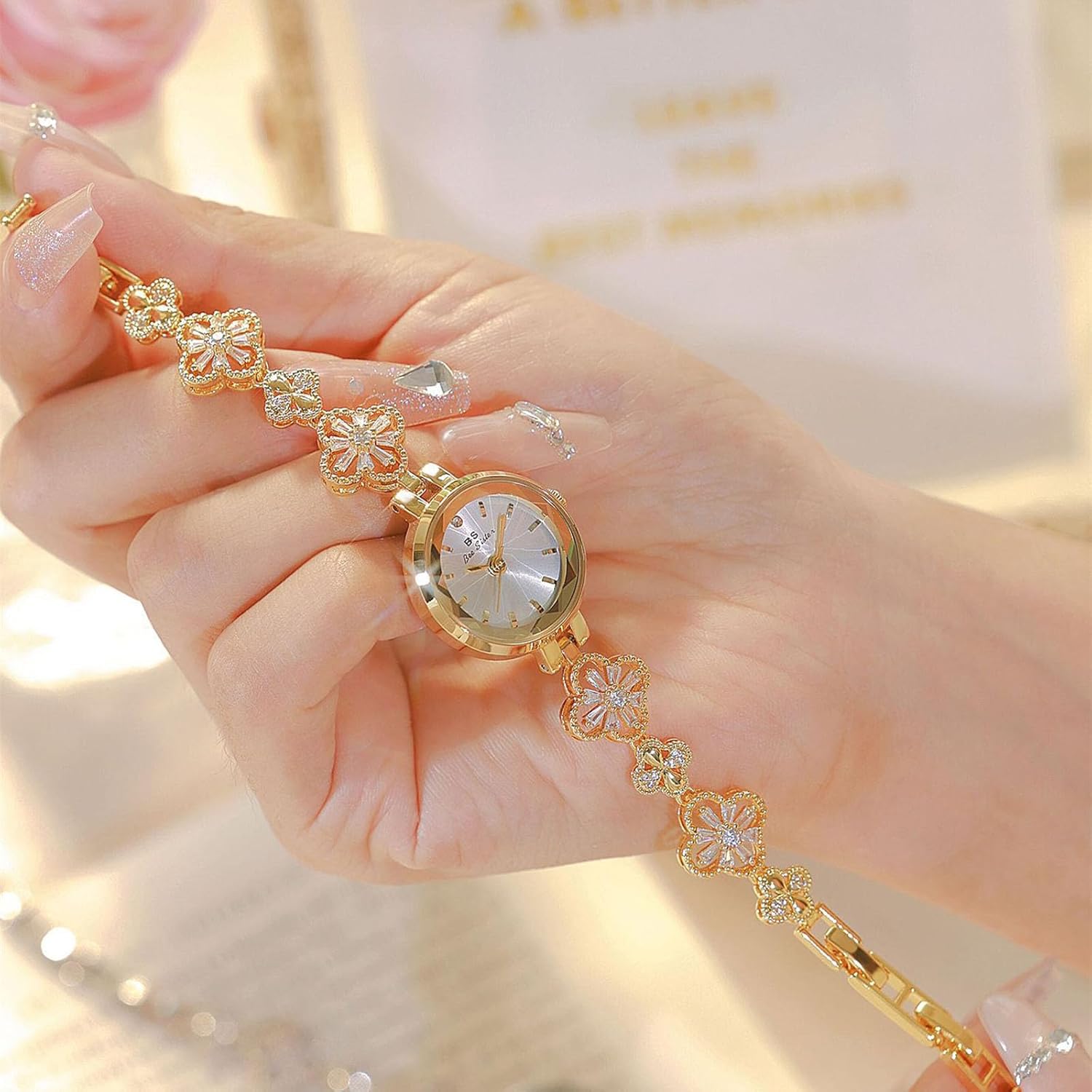 Exquisite Gold Hollow Four Leaf Clover Bracelet Watch for Women Vintage Dress Watches Lightweight Round Dial Quartz Wristwatch Bracelet Adjustment Tool Included - Image 3