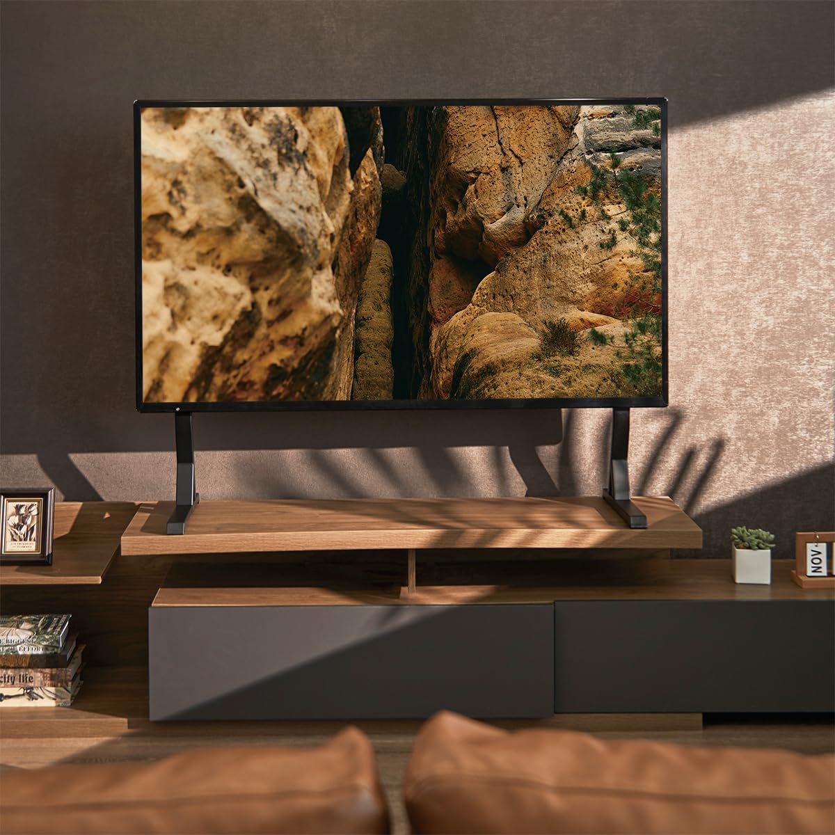 LogiLink BP0200 - Supporto per TV/monitor per 45-90", altezza regolabile, portata max. 60 kg