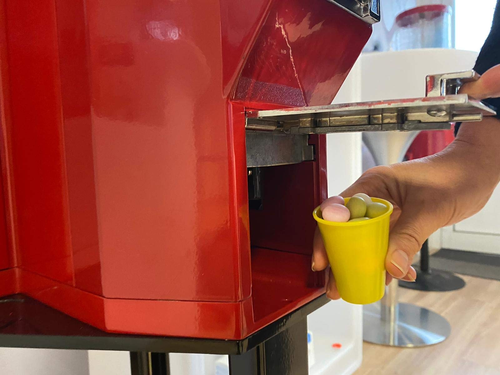 Cupcandy Distributeur automatique de bonbons avec gobelet Noir