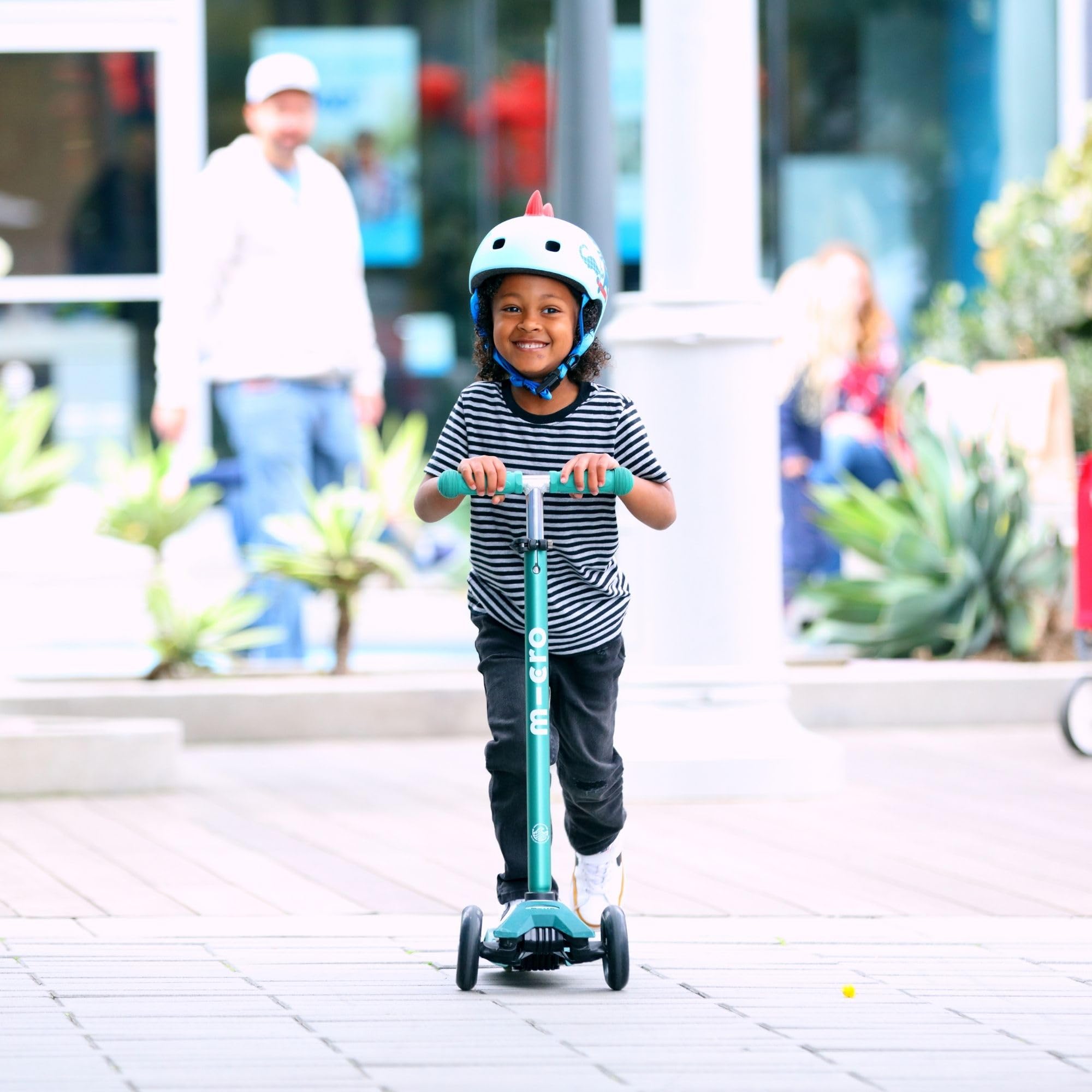Micro | Trottinette Enfant Maxi LED Deluxe | Trottinette 3 Roues | Bandes Réfléchissantes | Roue Lumineuses | 5-12 Ans