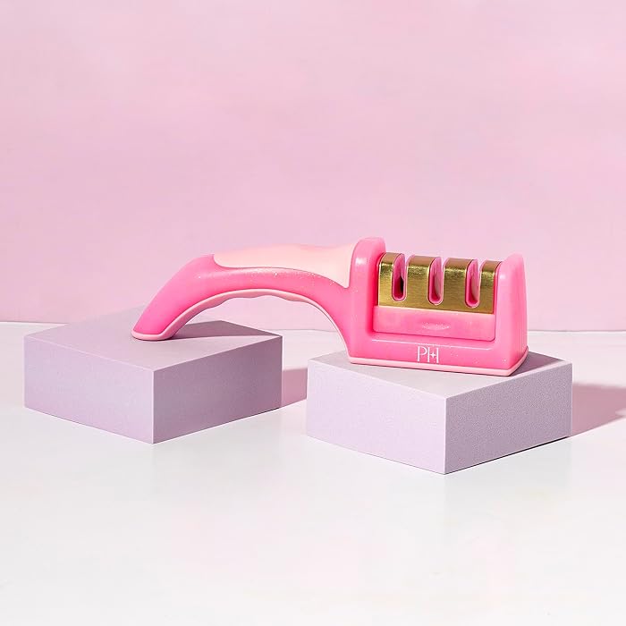 Paris Hilton 3-Stage Knife Sharpener, Professional Kitchen Knife Sharpener with Ergonomic Handle, Non-Slip Base, and Coarse, Medium, Fine Sharpening Stages, Pink : Amazon.co.uk: Home & Kitchen