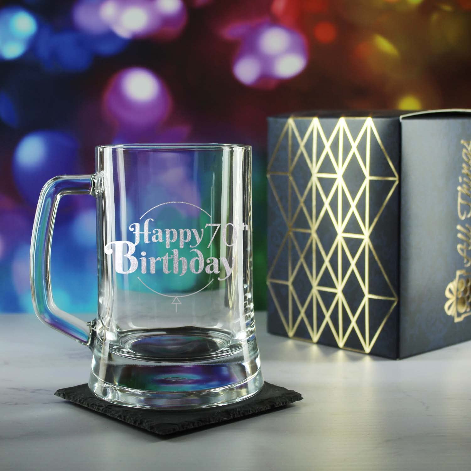 Verre à bière gravé pour 70e anniversaire, peut contenir une chope de 495 ml, boîte cadeau, motif ballon « Happy Birthday », cadeau pour lui ou elle, gravé au laser au Royaume-Uni