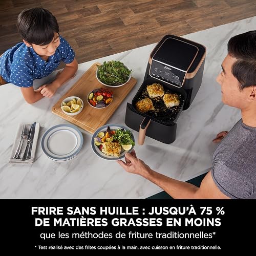 Ninja Air Fryer MAX PRO, 6,2 L, Grand tiroir, rôtir, cuire au four, frire sans huile, familial, antiadhésif, panier/plaque croustillante compatibles lave-vaisselle, pinces, noir/cuivre, AF180EUCP - 8