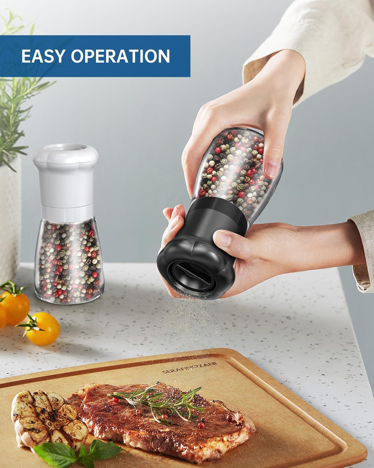 Adjusting the coarseness setting on the CIRCLE JOY Manual Salt and Pepper Grinder.