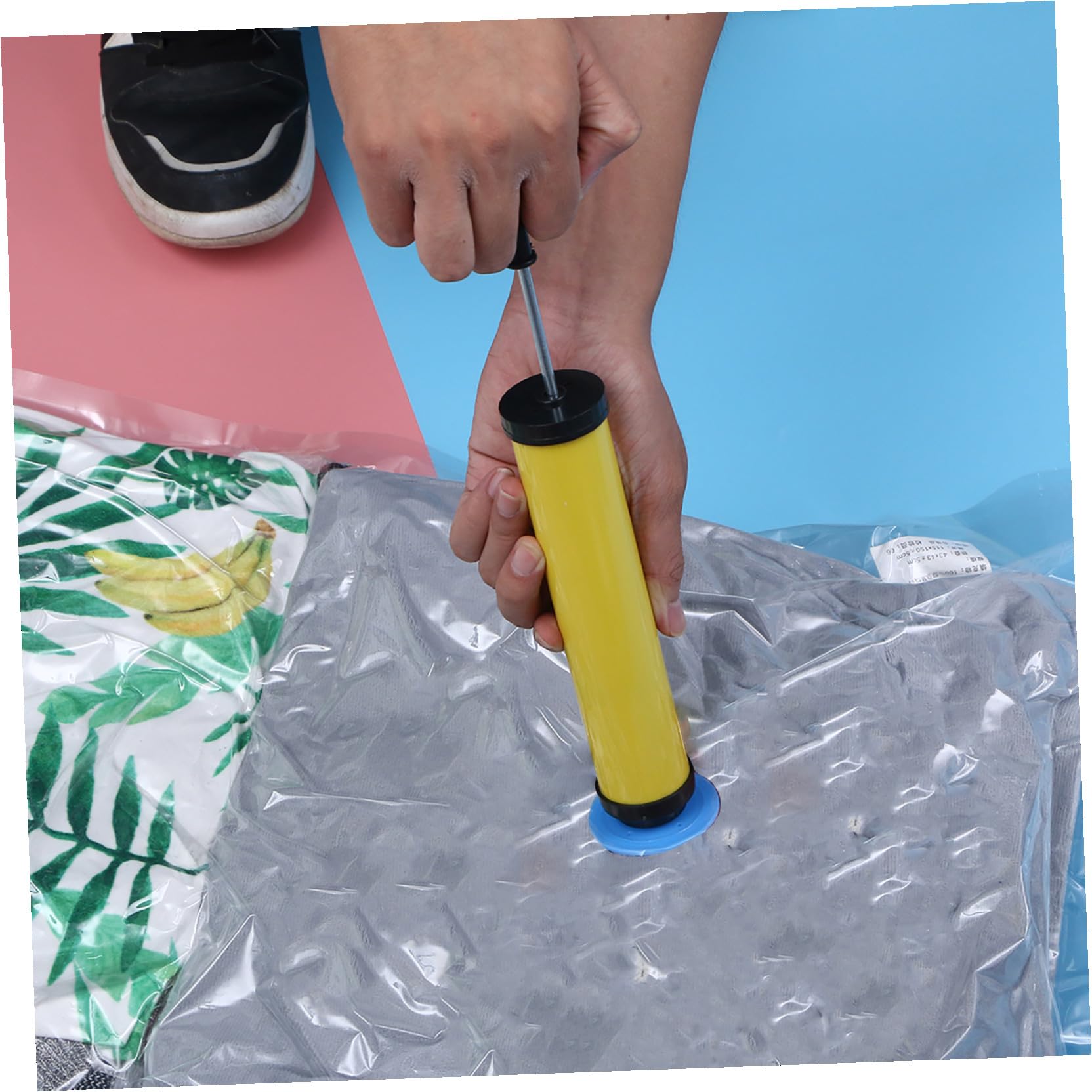 PRETYZOOM 10stücke Vakuumbeutel Faltbar Vakuumkompressionsbeutel für Kleidung und Decken Luftdichte Aufbewahrungsbeutel mit Handpumpe Platzsparender Organizer für Zuhause Zufällige Farbe