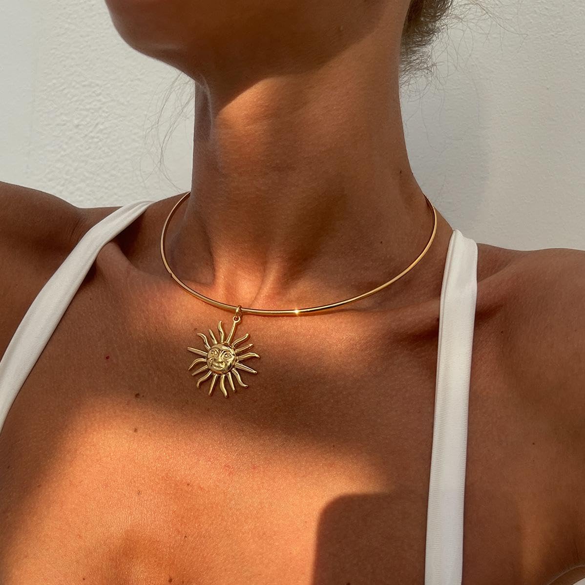 Gold Starfish Necklace for Women Trendy Flower Collar Sun Pendant Summer Jewelry Dainty Choker Beach (Sun, Gold)