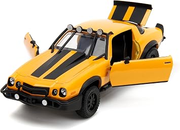 jada toys Transformers Rise of the Beast 1:24 1977 Chevrolet Camaro Bumblebee & Badge Diecast Car Toy for Kids and Adults