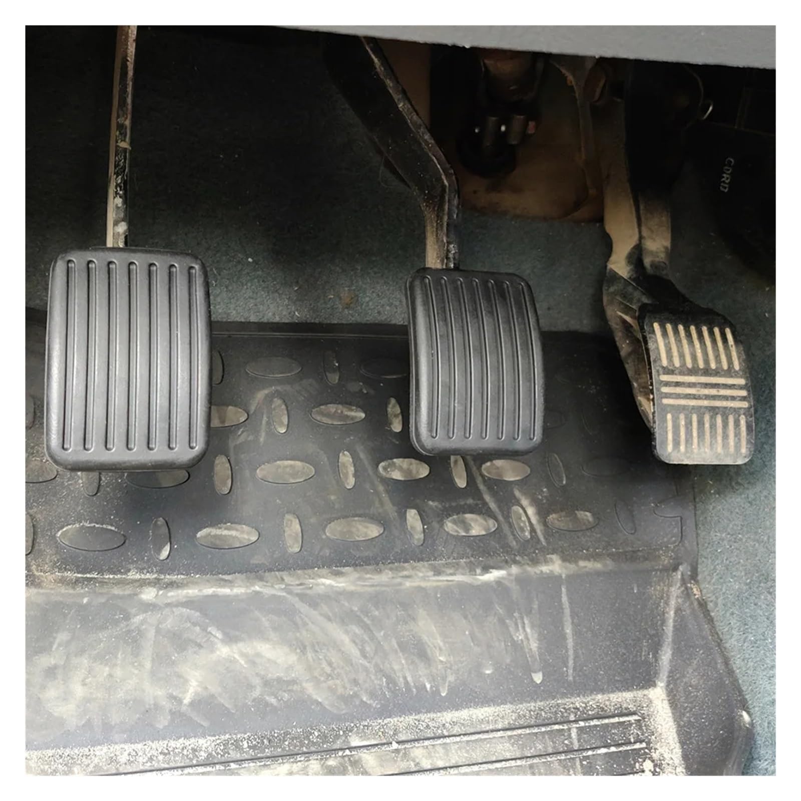 Plaquettes Pédales Frein & Embrayage Pour Kia Picanto SA / Carens UN 2004-2013 – Couvre-Pédales Caoutchouc Antidérapant 2 Pièces