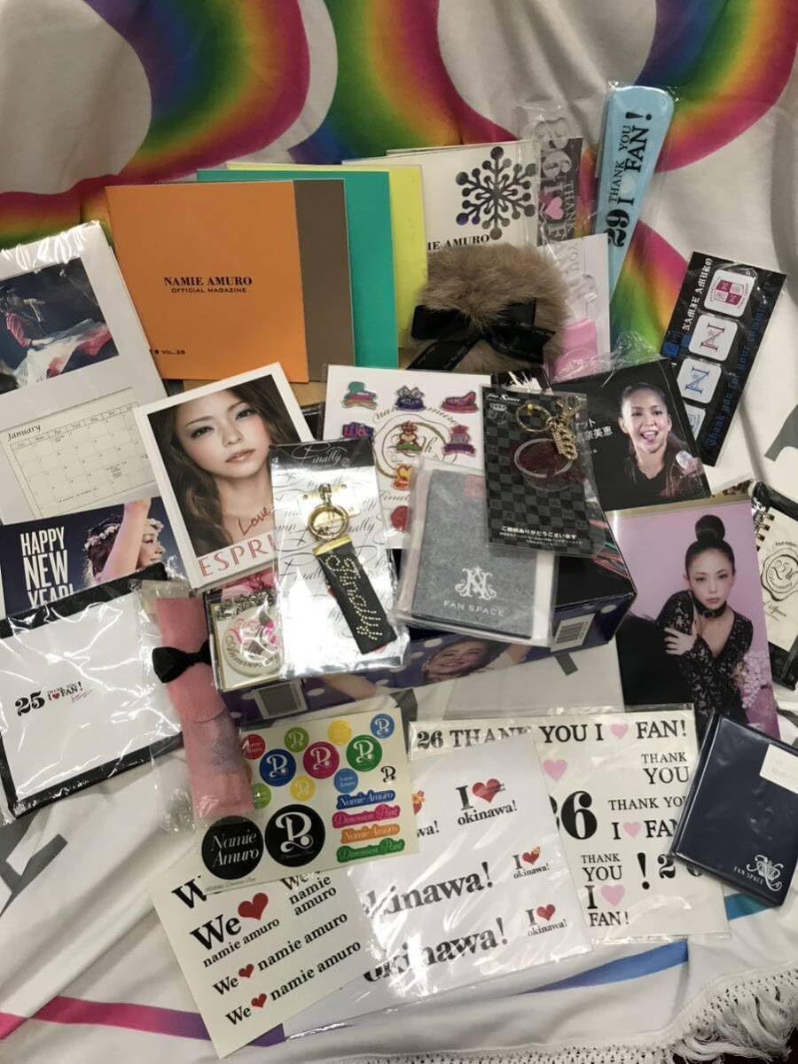 Amazon.co.jp: 安室奈美恵 グッズセット ステッカー キーホルダー 特典 