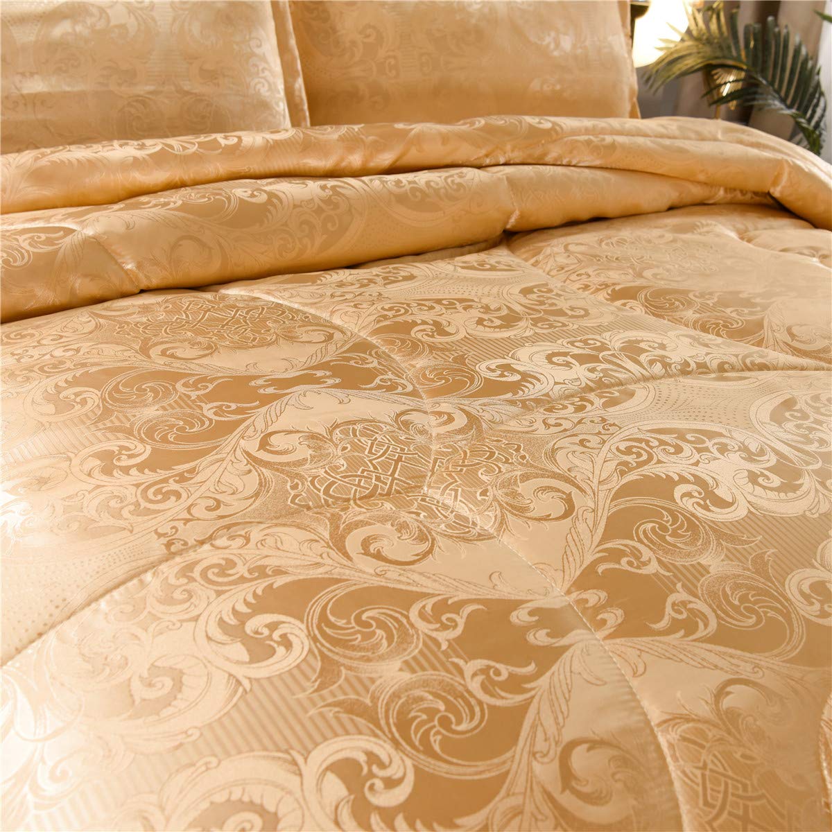 Juego de edredón tamaño Queen: juego de cama de seda dorada de lujo para todas las estaciones, edredón ligero de microfibra suave y juegos a juego con 2 fundas de almohada 4