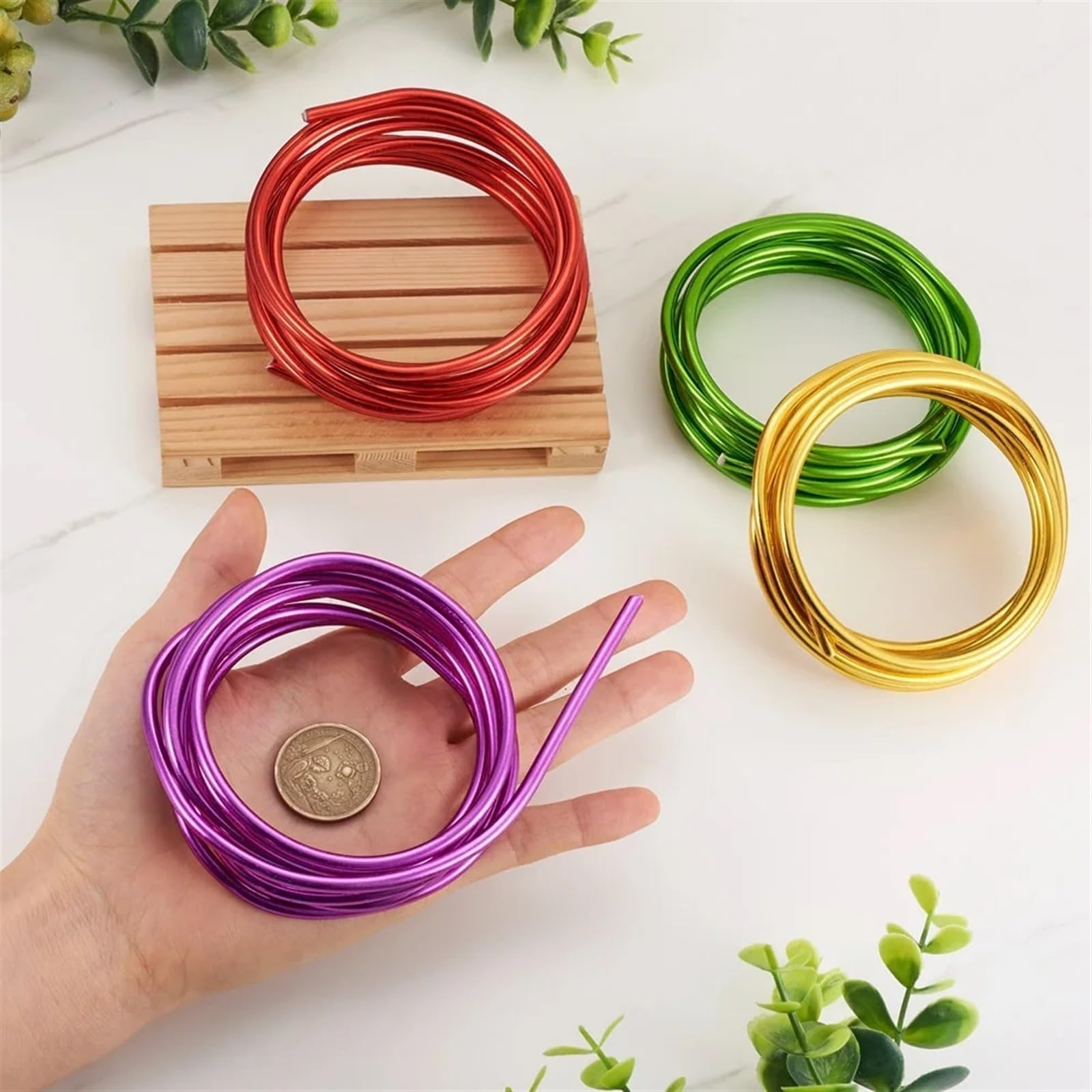 Farbiger Basteldraht Aluminium Basteldrähte, 8 Rollen 4 mm Aluminiumdraht, gemischte Farben, biegsamer Metall-Basteldraht for Halskette, Armband, DIY-Schmuck, Bastelzubehör