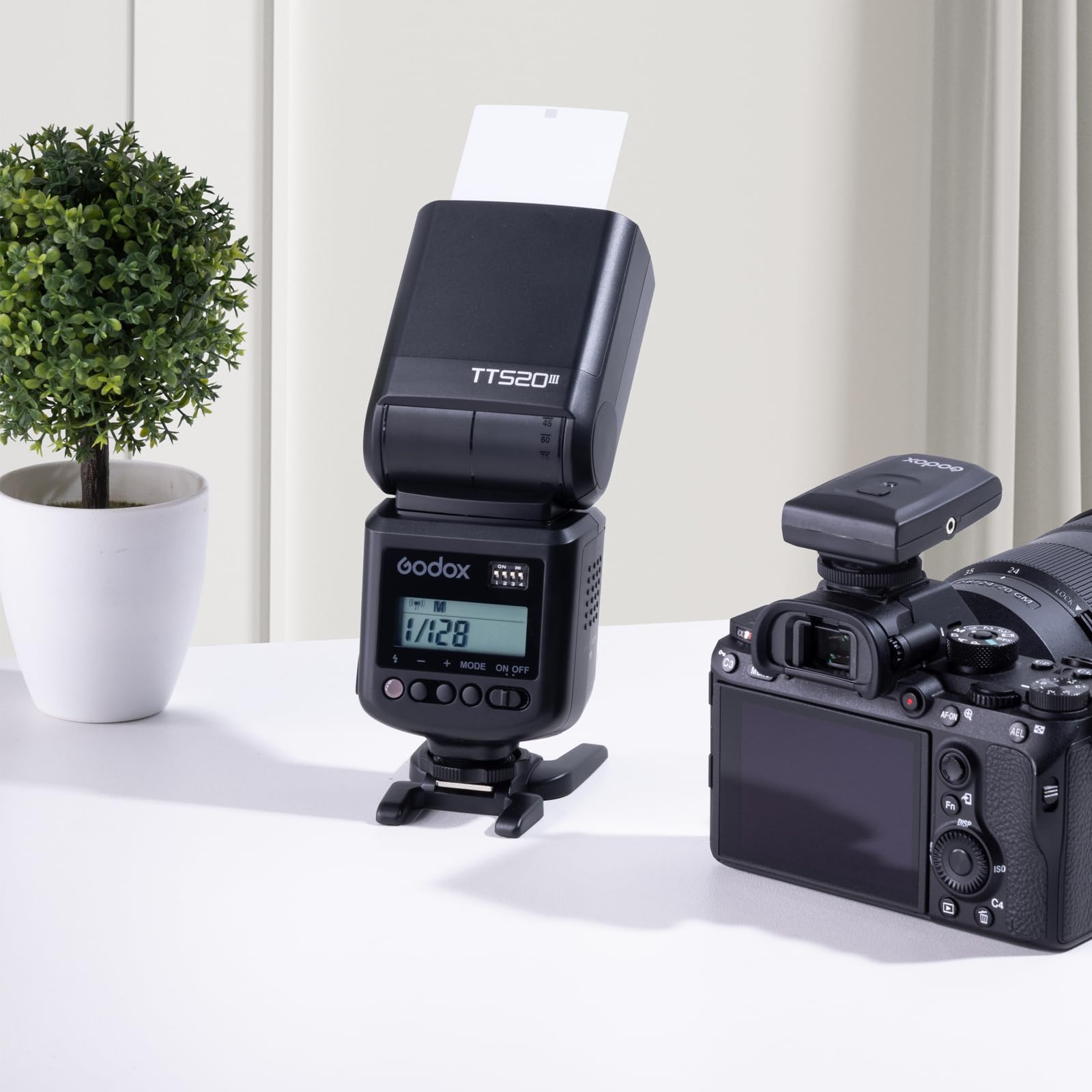 Godox TT520III Flash GN33 pour Appareil Photo, avec émetteur sans Fil RT-16 | Modes S1/S2, 8 Niveaux de Puissance, Design Sabot à Contact Unique, pour Canon Nikon Sony Fuji Olympus Panasonic