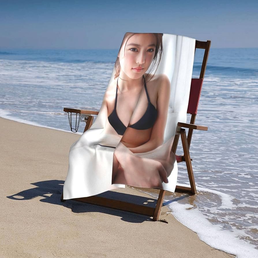 美品❤️フェラガモ❤️ビーチタオル 三吉彩花×フェラガモ── 自由に、大胆にまとう恍惚のエレガンス