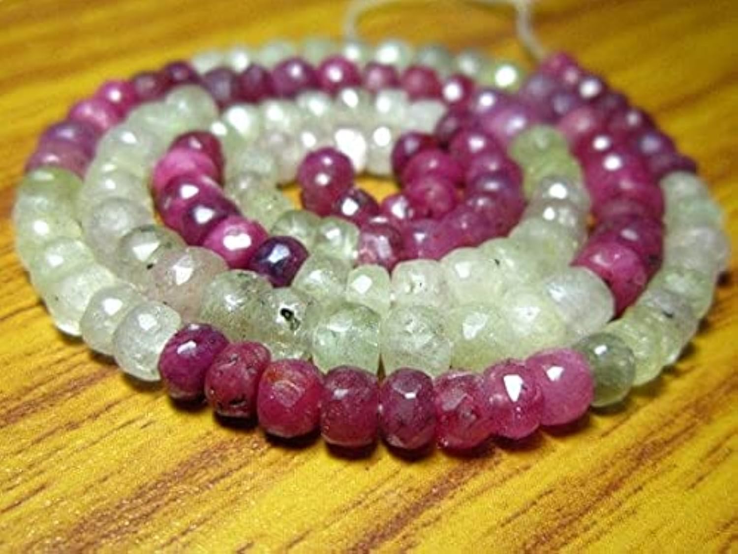 Saphir blanc et rubis en rondelles de 3-4mm pour créer vos propres bijoux d'été
