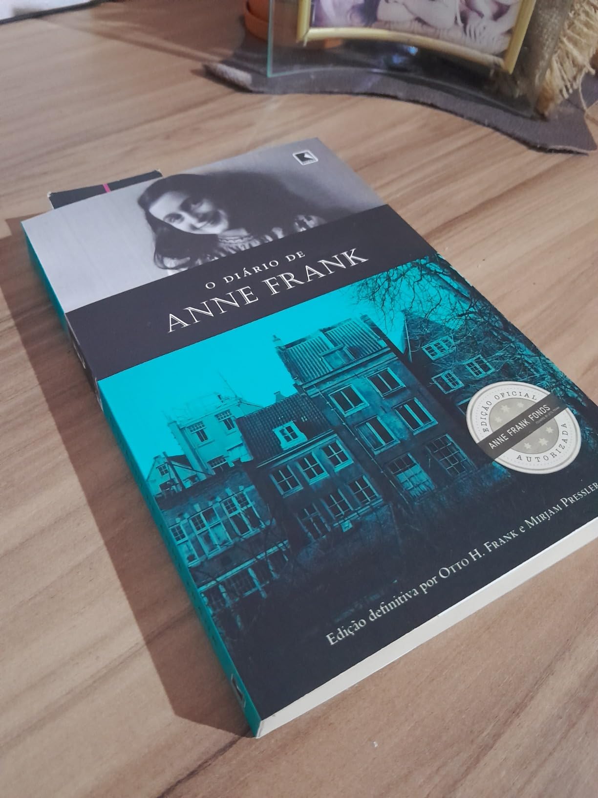 O diário de Anne Frank (edição oficial) | Amazon.com.br