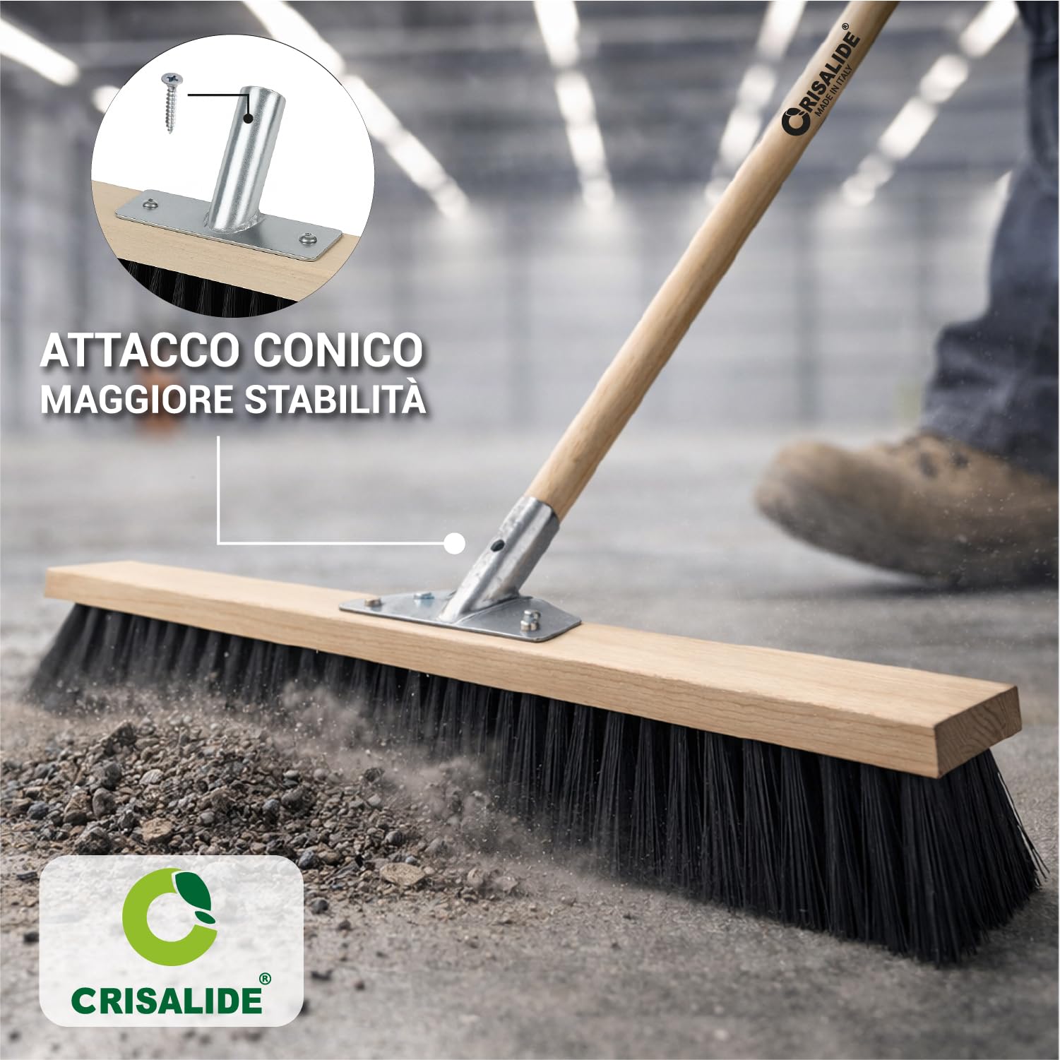 Crisalide® Scopa Industriale a Spinta 60 cm Swiss System con Manico 150 cm in Legno di Faggio – Spazzolone Professionale PVC Alta Densità per Esterno, Giardino, Magazzino e Capannone