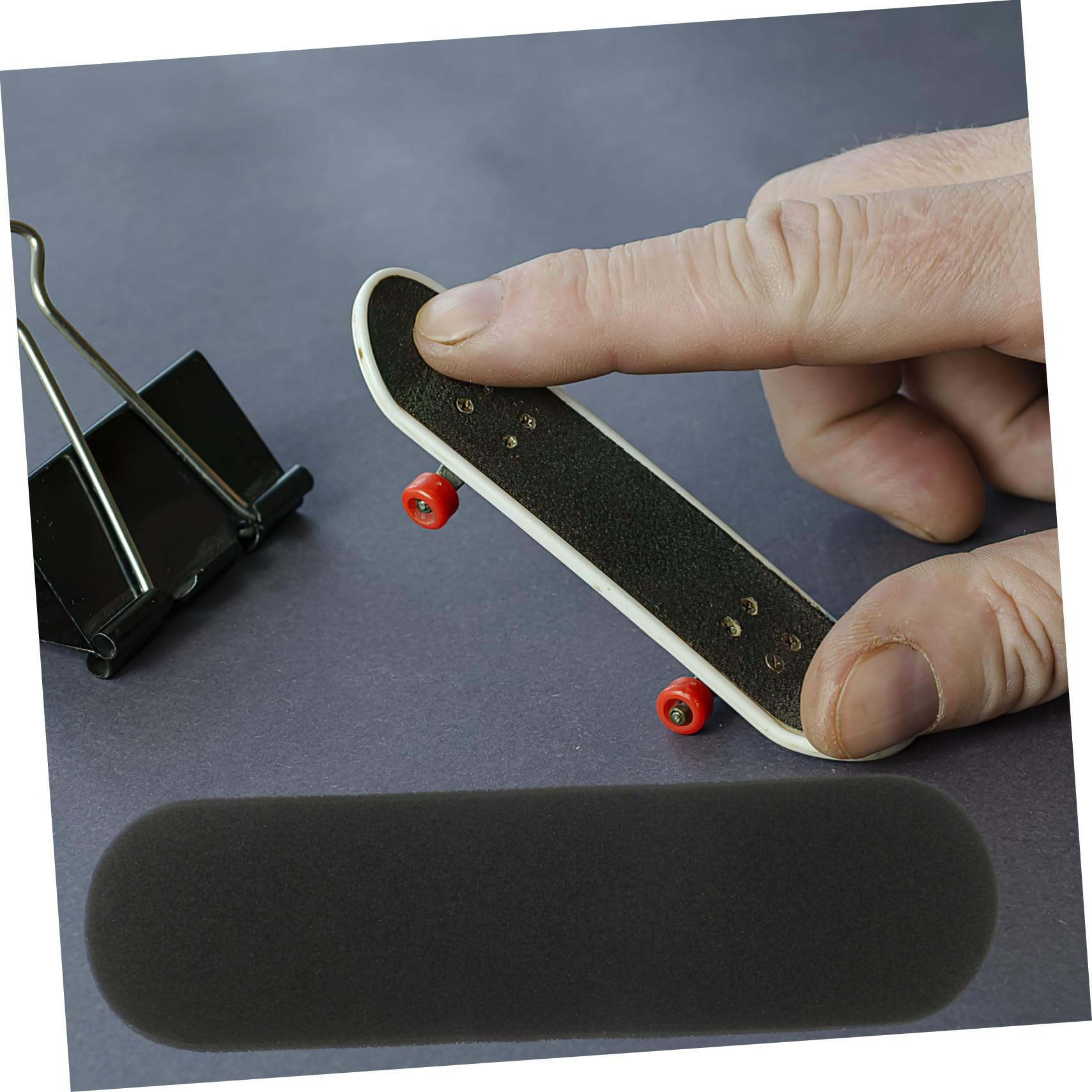 MOLUCKFU 10pcs Non Slip Foam Grip Tape for Professional Skateboard Anti-Skid Sticker Easy to Apply and Carry 28 * 100mm Yellow Paper Black Foam