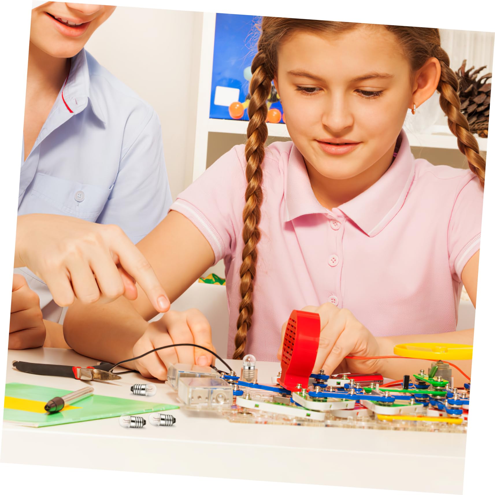 Holibanna Physics Laboratory Equipment 50pcs Small Base Led Light Bulbs 1.5v Cool White Replaceable Educational Supplies