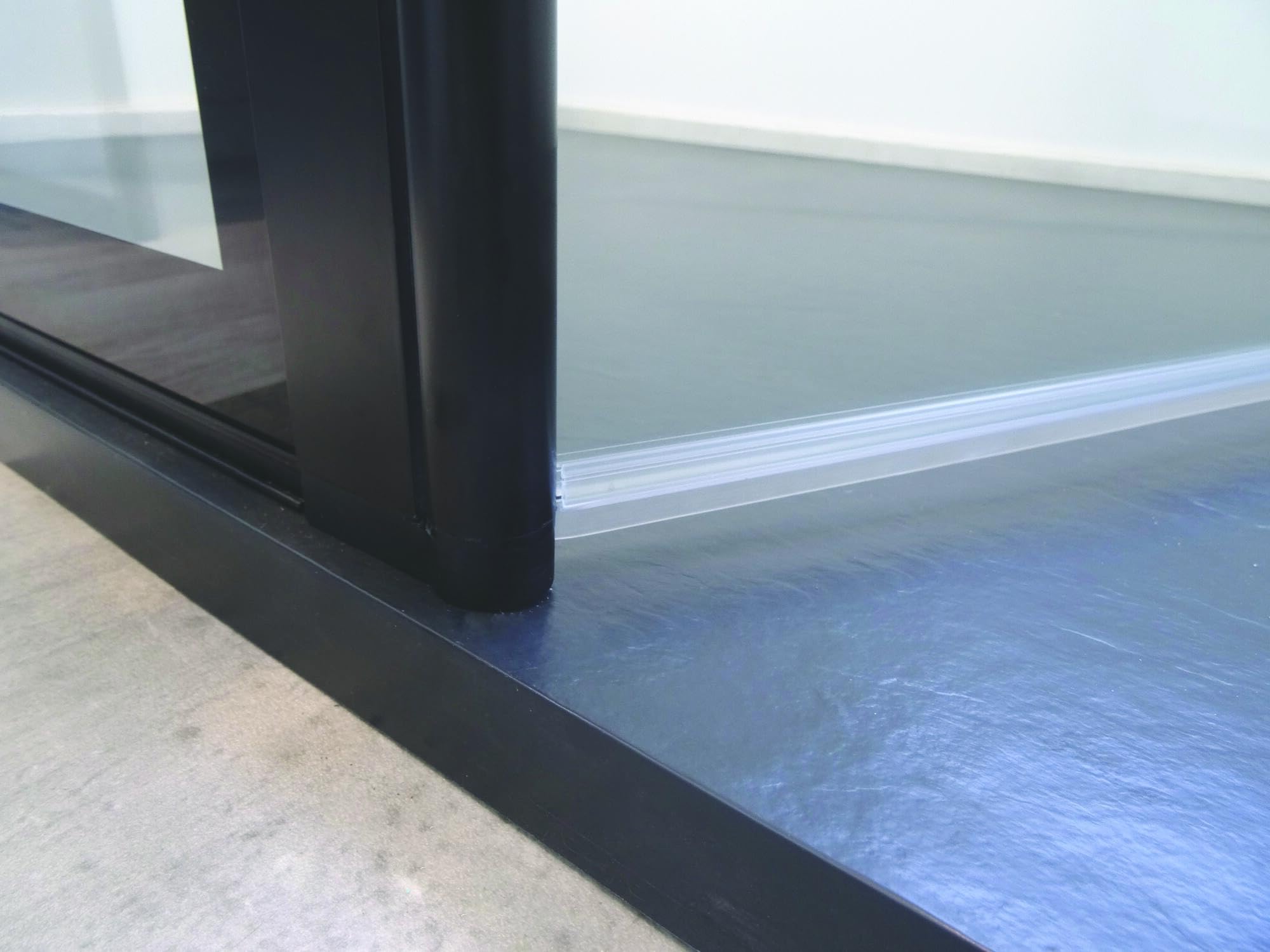Deflector, Vidrio Templado, Tratamiento Antical, 40 x 200 cm, Negro | Vidrio Templado, Tratamiento Antical, Reversible, Acabado Negro Mate Elegante