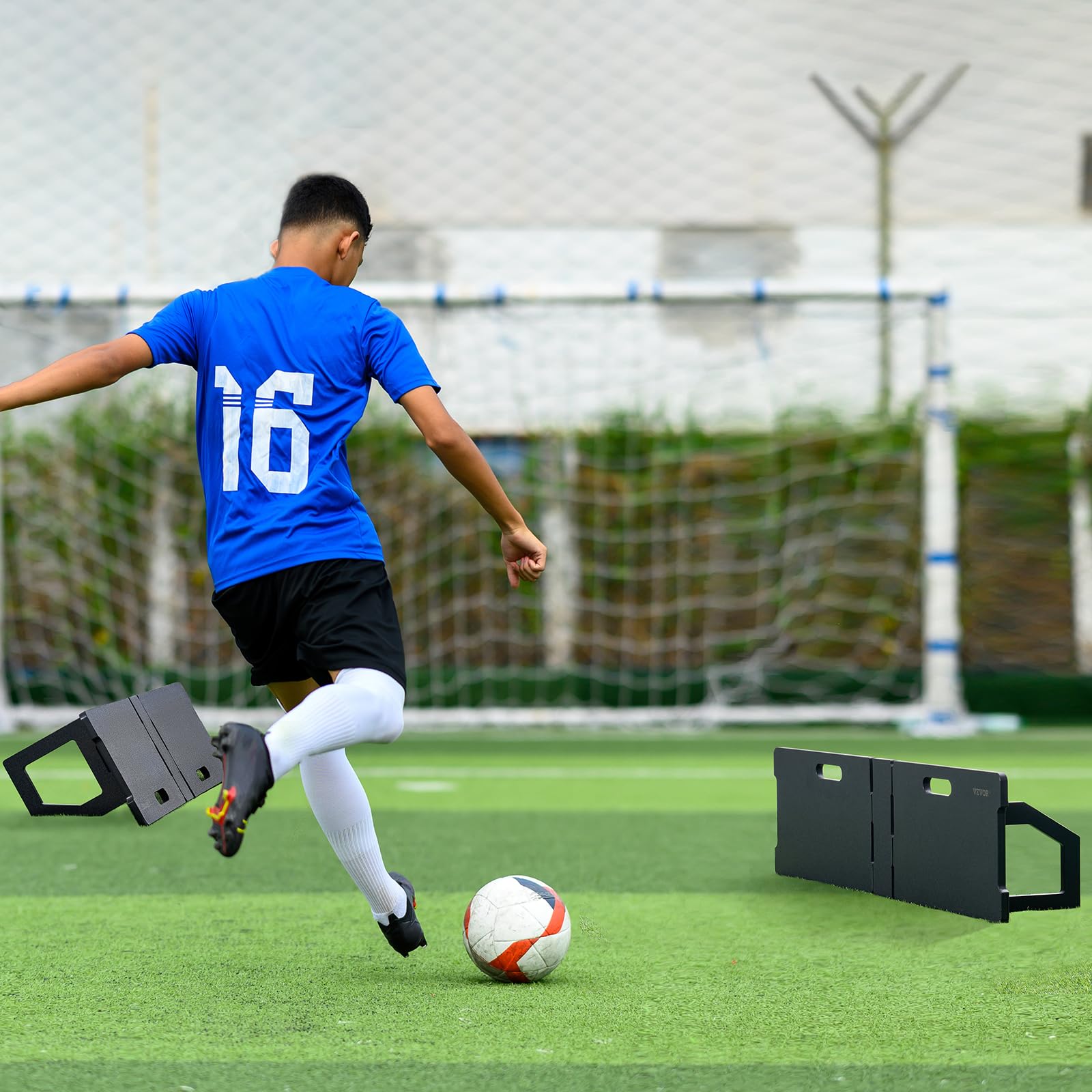 VEVOR Pedana da Rimbalzo da Calcio 1150 x 330 mm Parete Calcio Portatile, 2 Angoli di Rimbalzo, Pedana da Rimbalzo Pieghevole, Attrezzatura Allenamento per Bambini Adulti, Esercizi di Passaggio Tiro