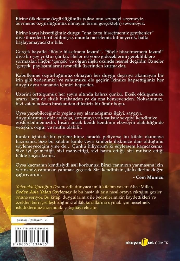 Sohildagi nudistlar ishtirokidagi porno videolar arxivi. Tatuirovkali porno aktrisalar chekish