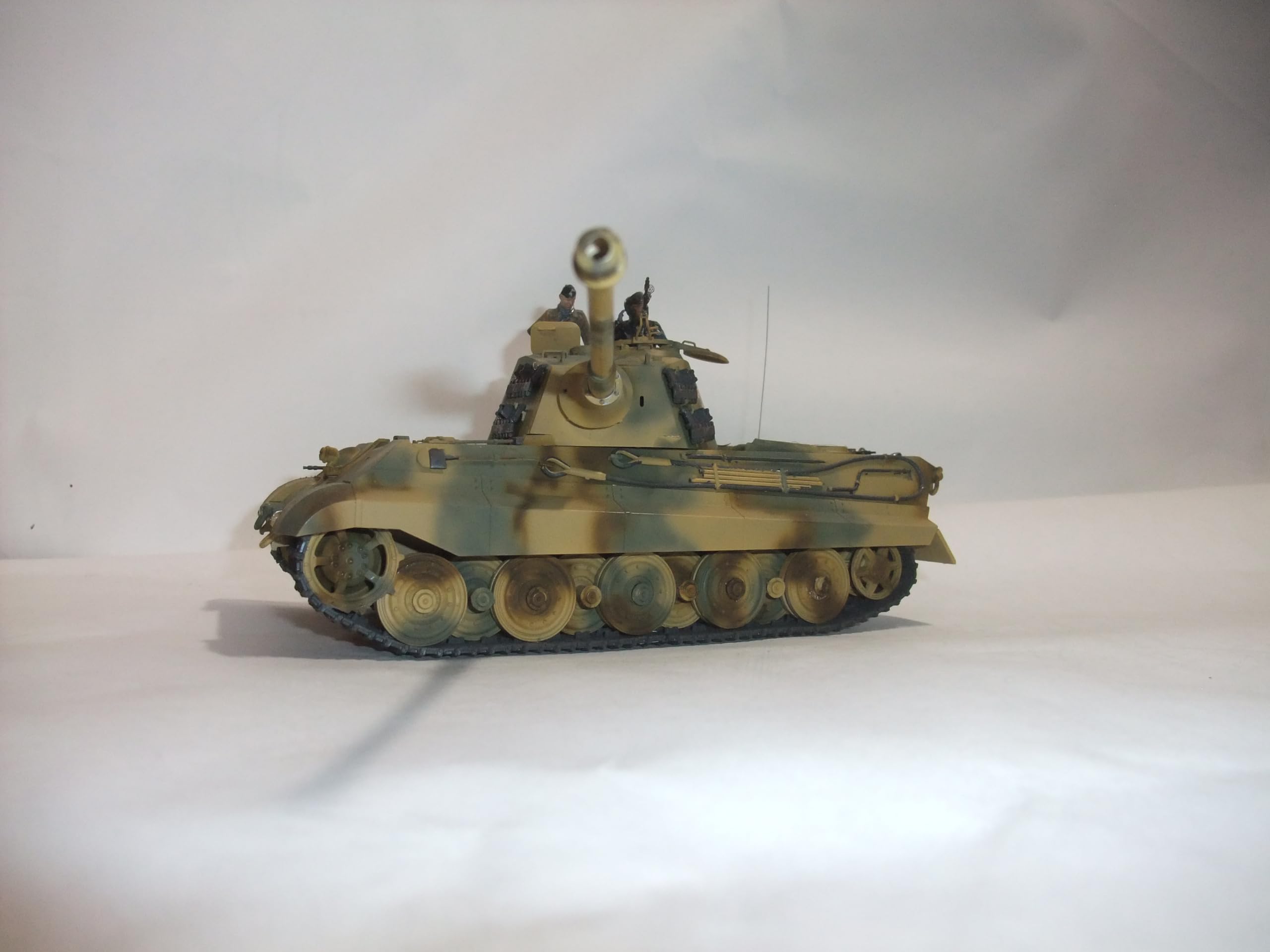 Amazon | 完成品 ドイツ軍キングタイガー戦車【ヘッシェル砲塔型