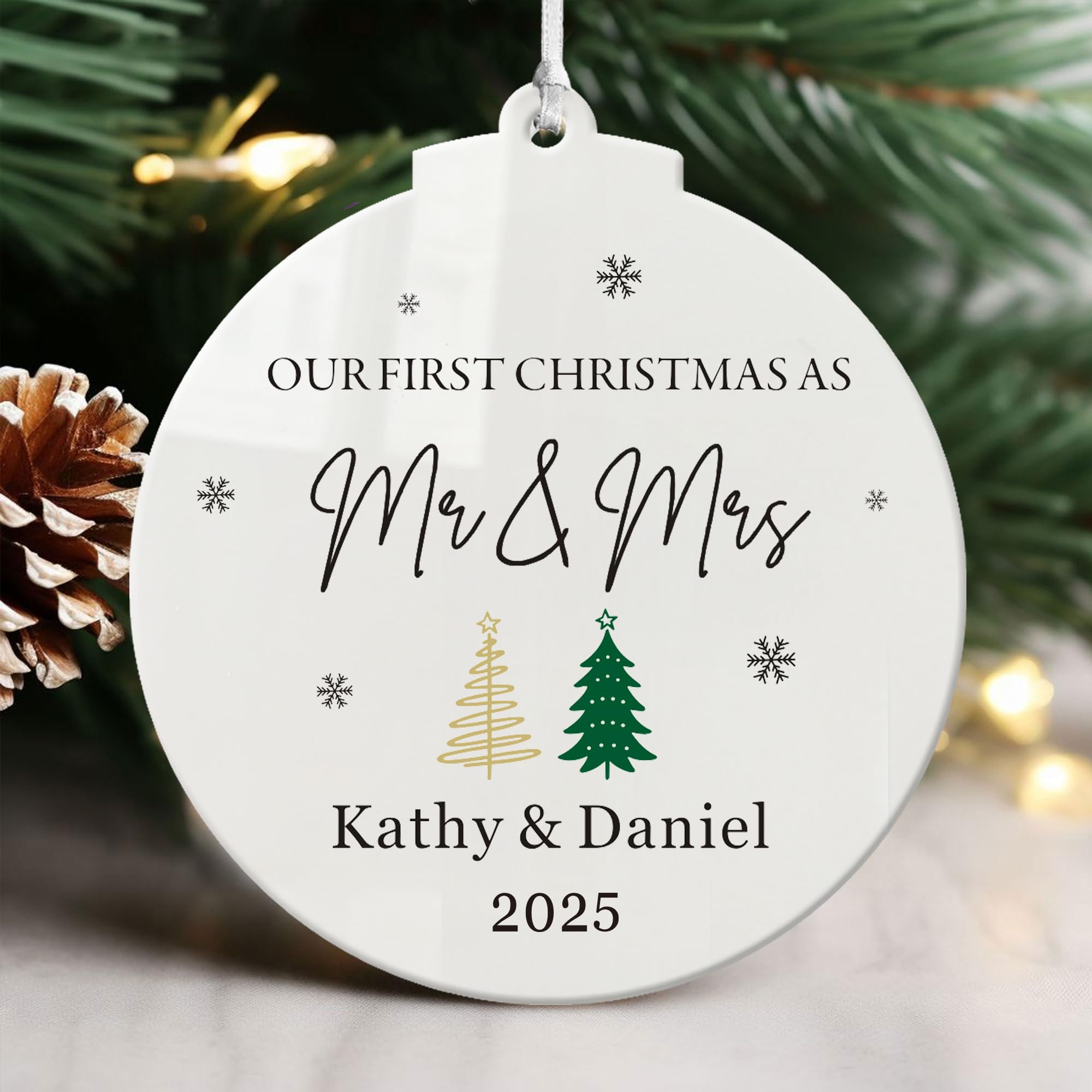 Personalised First Christmas as Mr and Mrs 2025 Tree Decorations 1st Christmas Baubles Gifts Xmas Gifts Custom Christmas Ornaments for Men Married Engaged New Couple Wife (Design 2, Round)