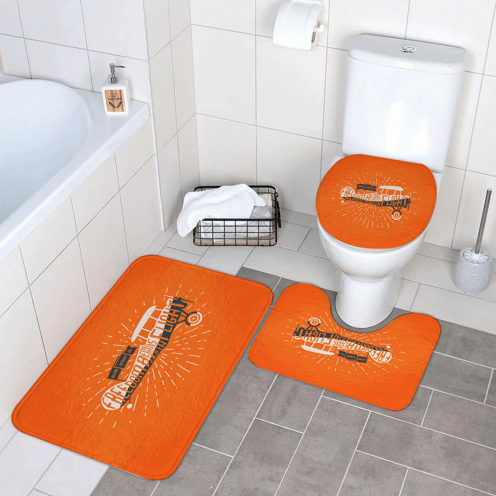 Set di 3 tappetini da Bagno, Lavabili in Lavatrice e Antiscivolo, in Morbida Fibra Superfine, con Stampa di Scritte di Aerei Vintage. Aereo Old School. Aereo retrò.