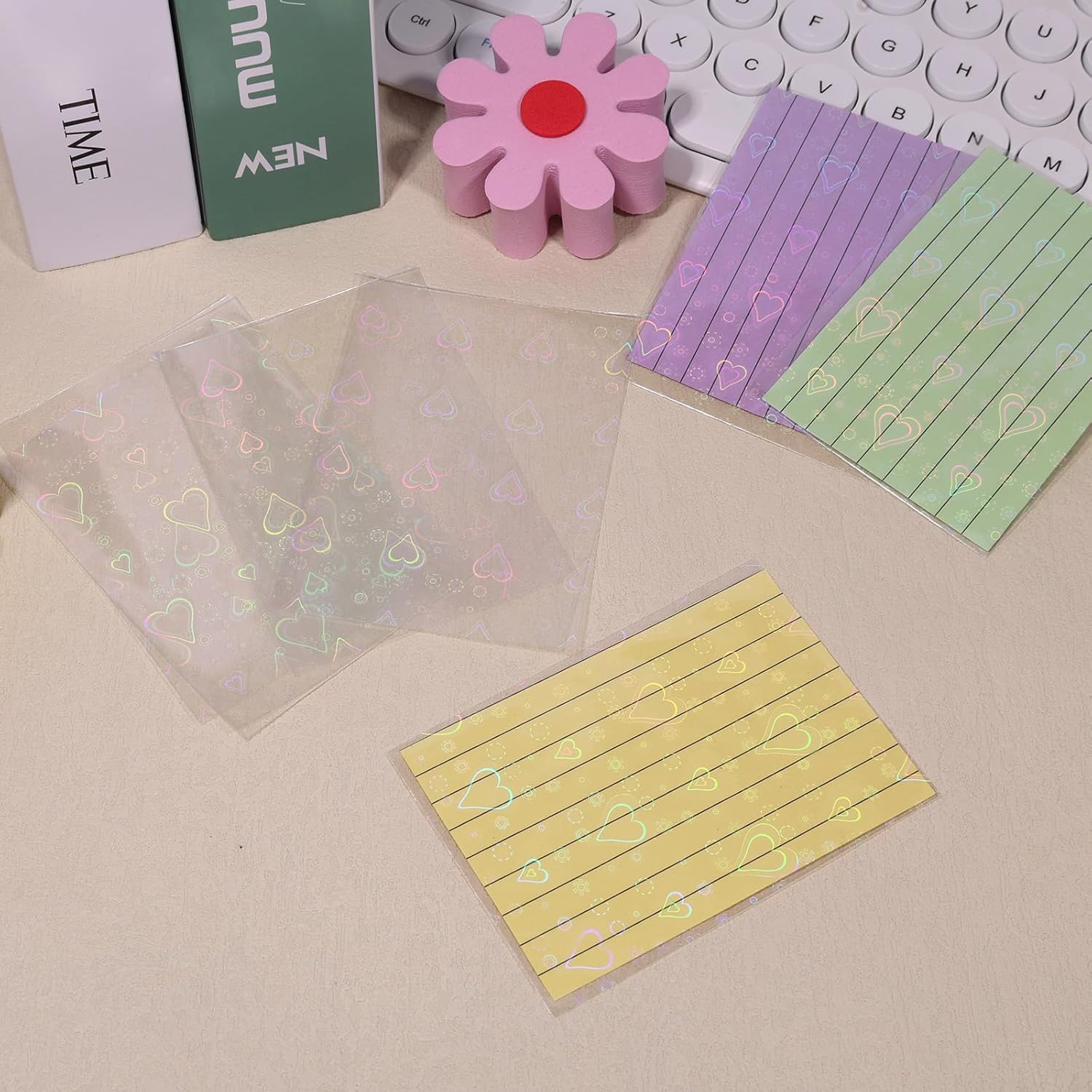 100pcs Photocard Sleeves, 3.58x2.56 in Love Heart-Shape Laser Flashing Card Sleeves Holographic Foil Protective Cover for Card Enthusiasts