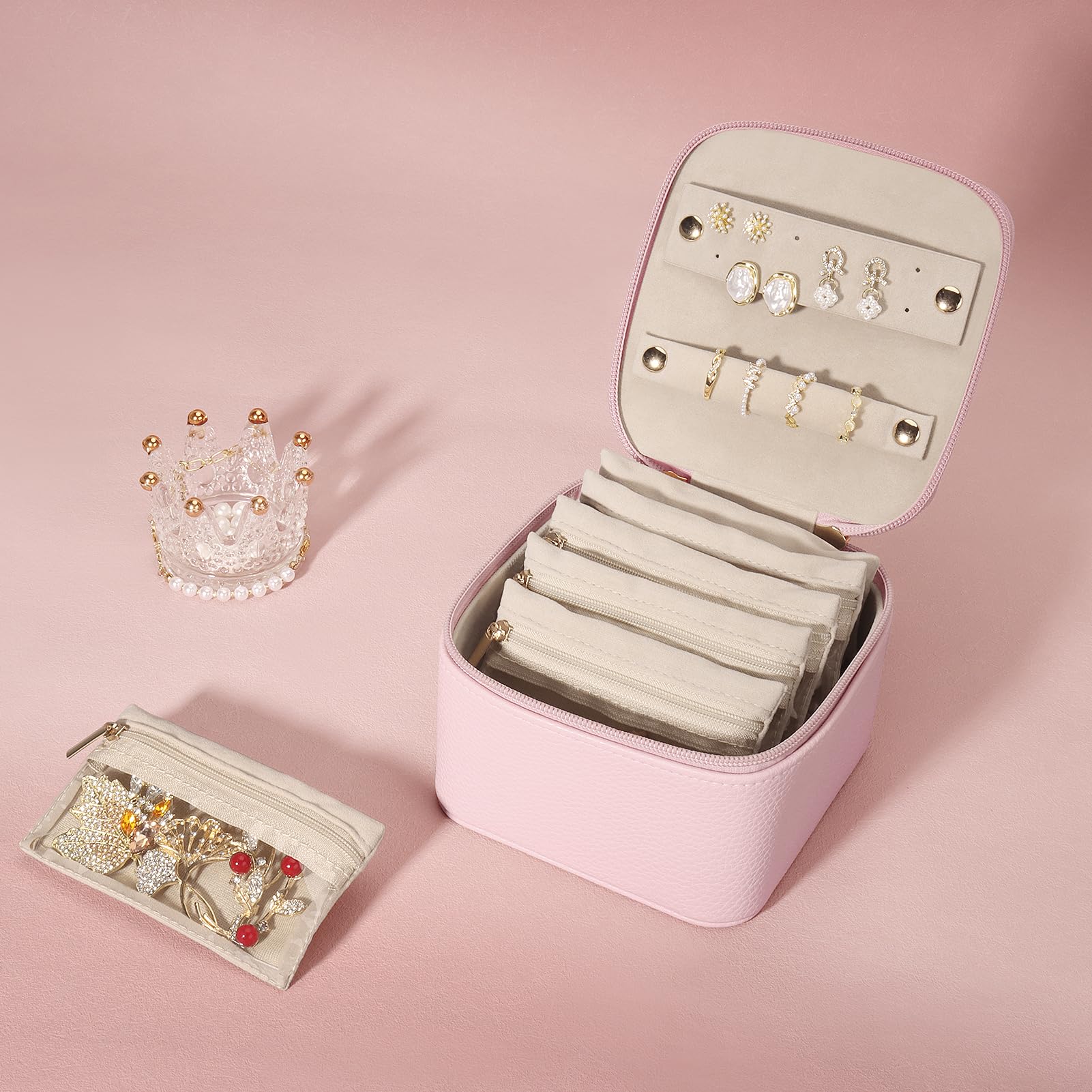 DesignSter Estuche Organizador de Viaje para Joyas, Joyero Pequeño de Poliuretano con 6 Bolsillos Transparentes, Almacenamiento para Aretes y Anillos