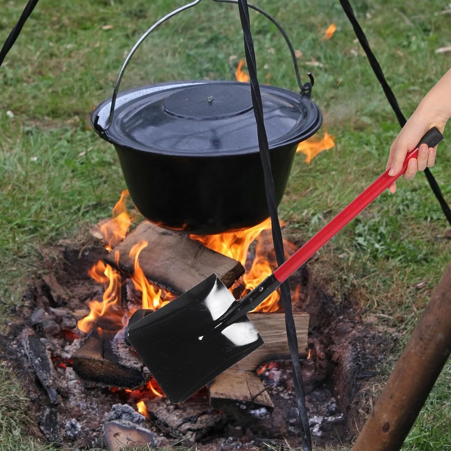 2pcs Long Handle Fireplace Ash Shovel and Flat Soil Spade, Lightweight Black Steel Utility Scoop for Stove, Oven, Garden, and Home Soil Loosening Cleaning