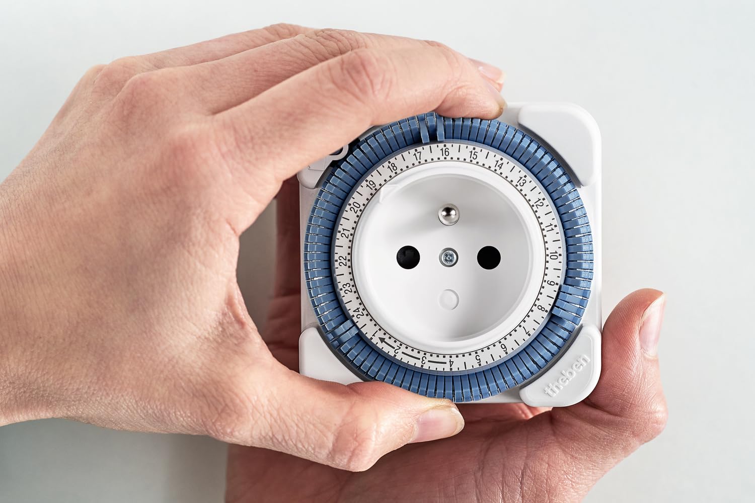 Theben 0260841 Timer 26 I Prise programmable analogique pour l'intérieur, l'original en qualité premium I programmateur minuterie I Type E I LED 400 W I safety-plus