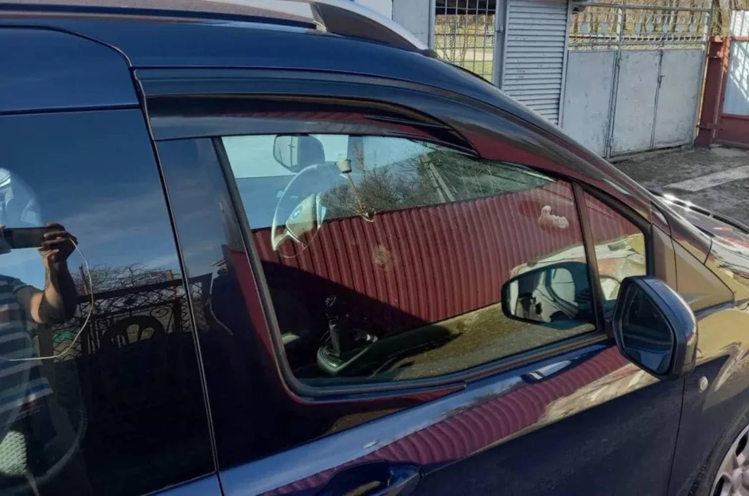 Déflecteurs d'air Déflecteurs de pluie Déflecteurs pour vitres latérales Compatibles avec Peugeot Expert 2017-2024 Protège-vitres de pluie Déflecteurs adhésifs 2 pièces Ajustement externe