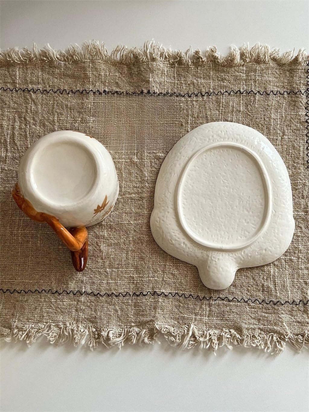 3D Squirrel Ceramic Coffee Cup with Saucer – Hand-Painted Maple Leaves, Autumn-Themed Tea Mug Set for Home & Gifts