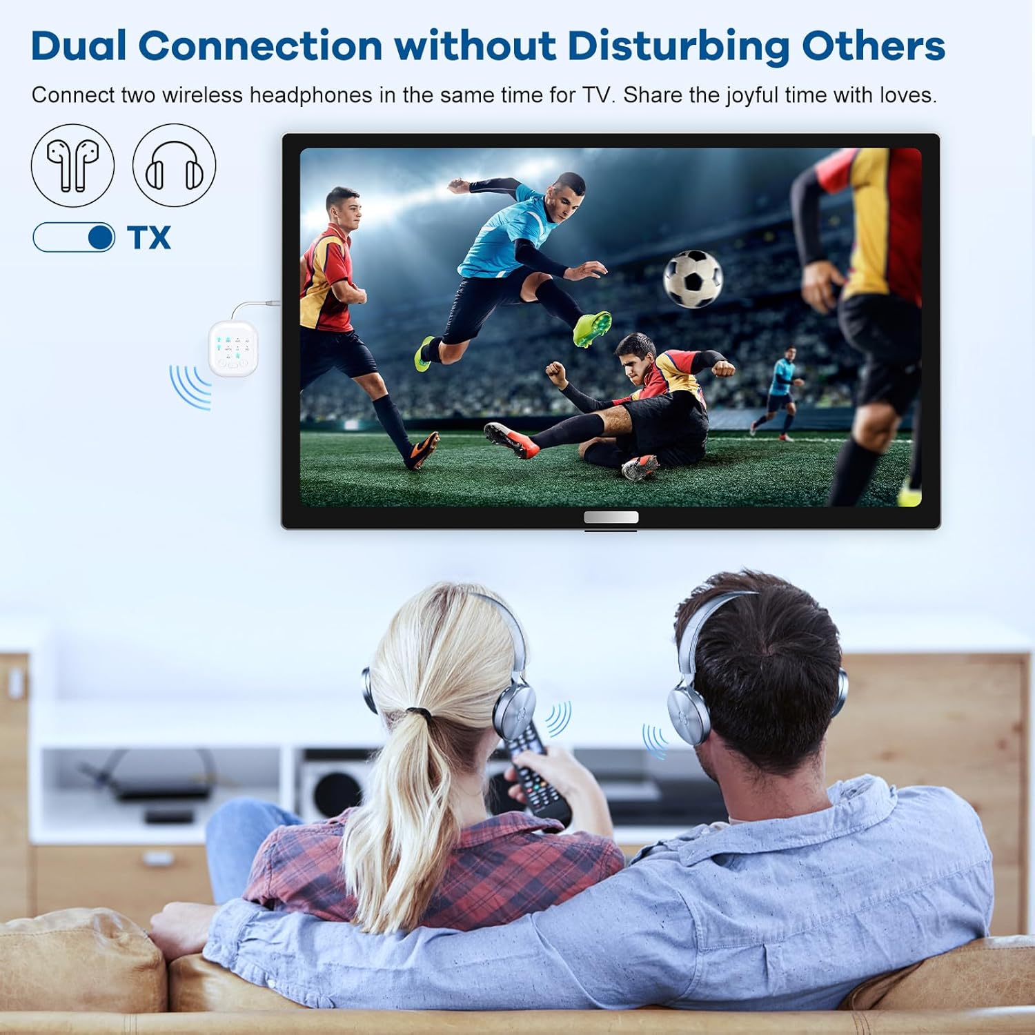 Person, die eppfun Bluetooth-Sender/Empfänger in einem Flugzeug mit kabellosen Kopfhörern verwendet