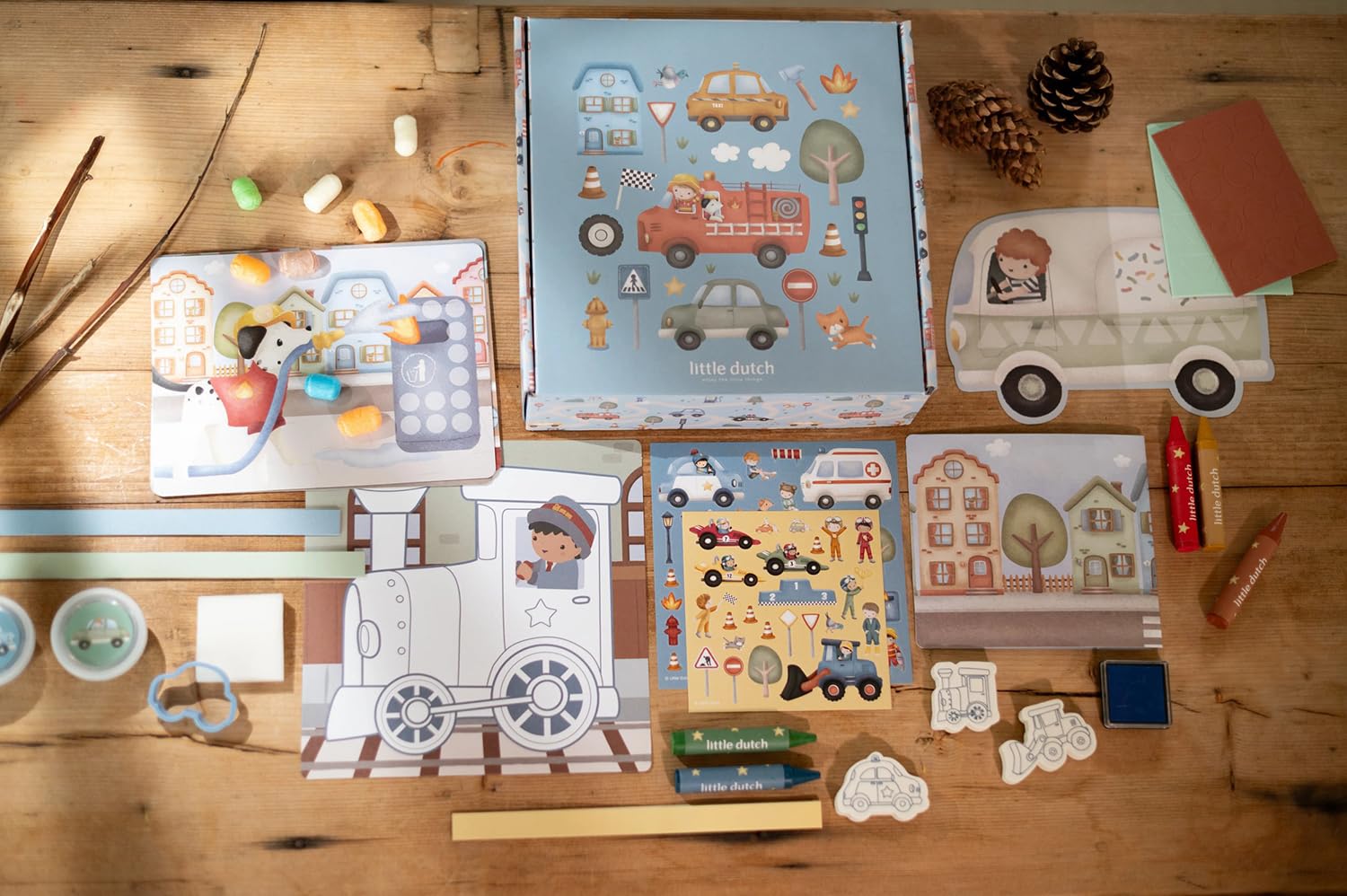 Little Dutch Set de manualidades/caja de creatividad XL - para niños a partir de 3 años - pegatinas adhesivas creativas - Jim's Creative Box - Jim y sus amigos
