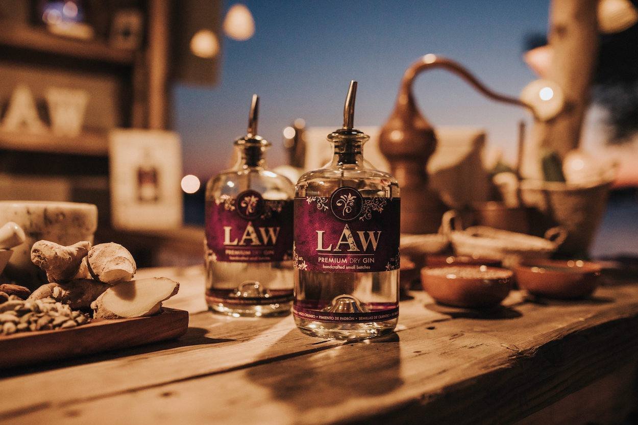 Law Premium Dry Gin Ibiza - 3 x 70cl