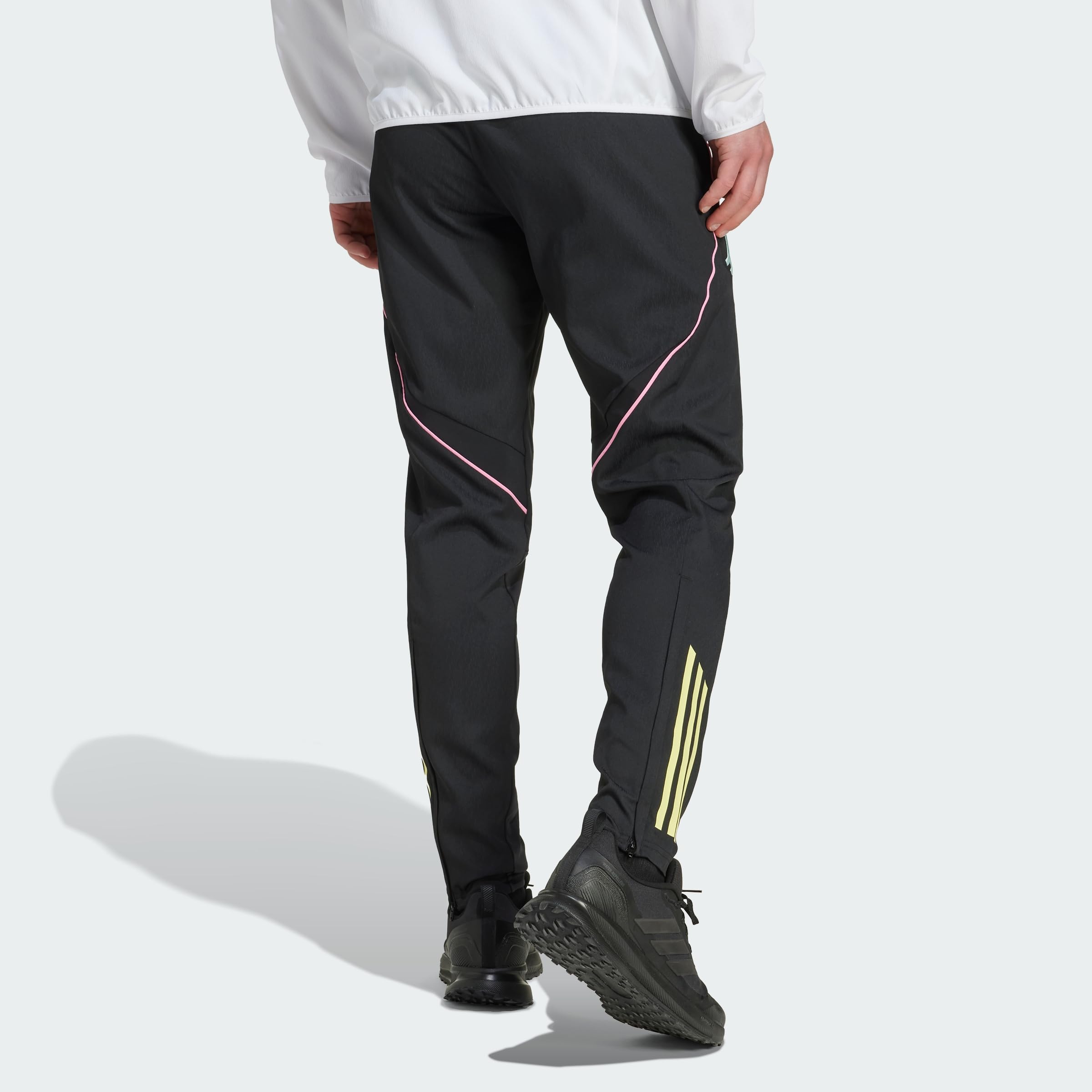 adidas Pantaloni Tuta Rappresentanza Juventus FC Nero Woven 25 26 Presentation (IT, Testo, XS, Slim, Lungo)