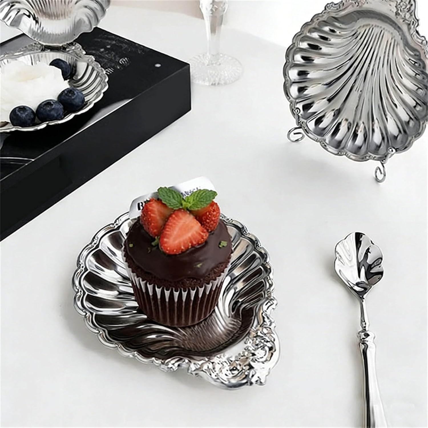 Shell Shape Salad Bowl Stainless Steel Serving Plate Decorative Nut Display Tray for Dining Party Home Decoration Permanent Treat Container