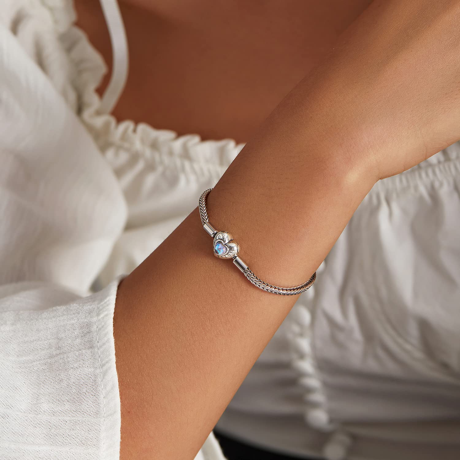 YCTTKDD Pulsera con dijes de Cuentas de corazón, Pulsera de Cadena de Serpiente de Plata de Ley 925, Pulsera con Base para Mujer, joyería de Piedra Lunar de 17CM y 19CM