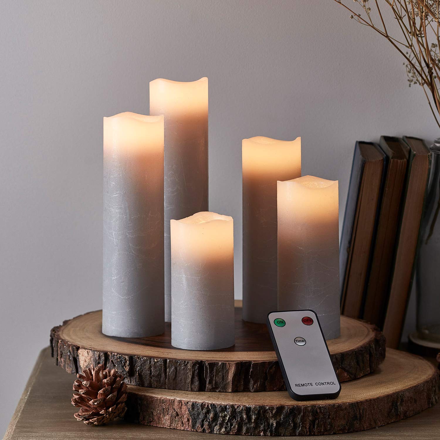 Lights4fun 5er Set LED Stumpenkerzen Grau mit Fernbedienung Timer Batteriebetrieb Innen