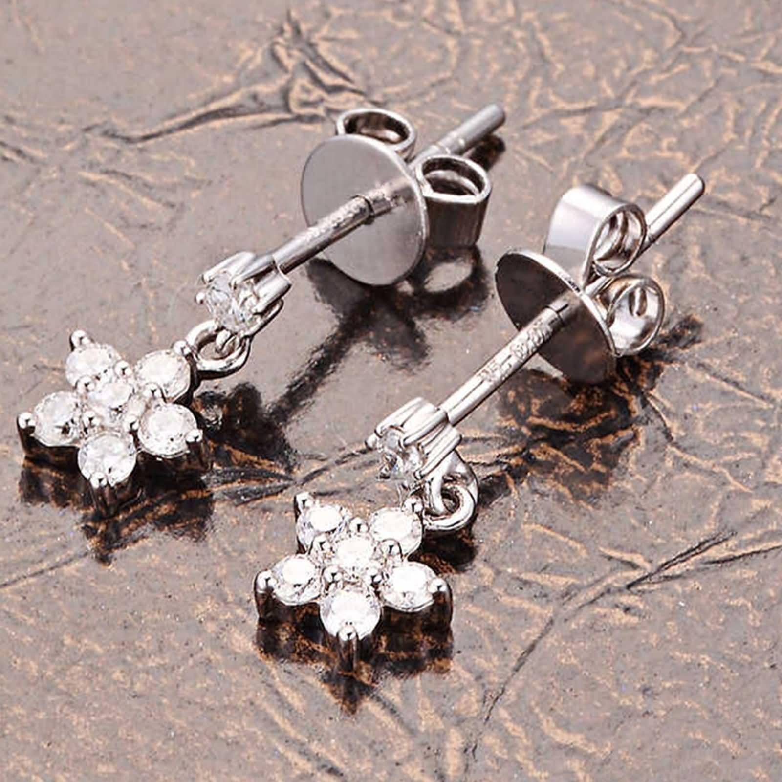 Pendiente Mujer Oro Blanco 9K / 14K / 18Kt, Flor con Diamante de 0.26ct, Pendientes Boda Plata para Mujer