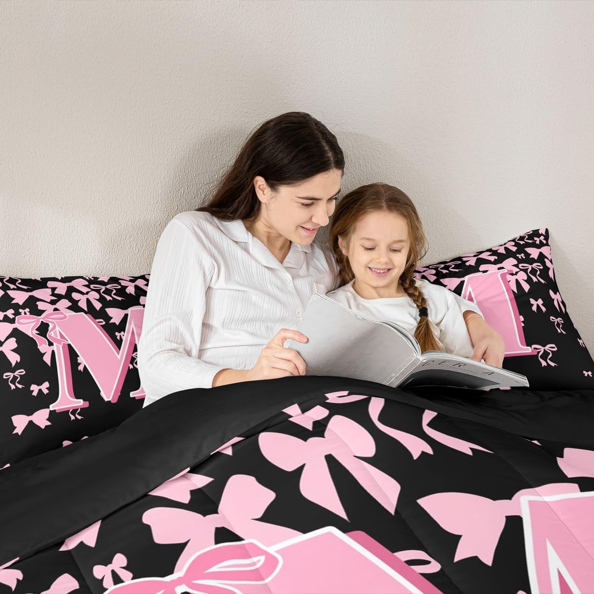 jejeloiu Girls Cute Bow Kids Comforter Set Twin Size Initial Letter M Bedding Set Black Pink Coquette Bowknot Duvet Quilt for Kids Boys Bedroom Monogrammed Decor Dreamy Princess Style Microfiber