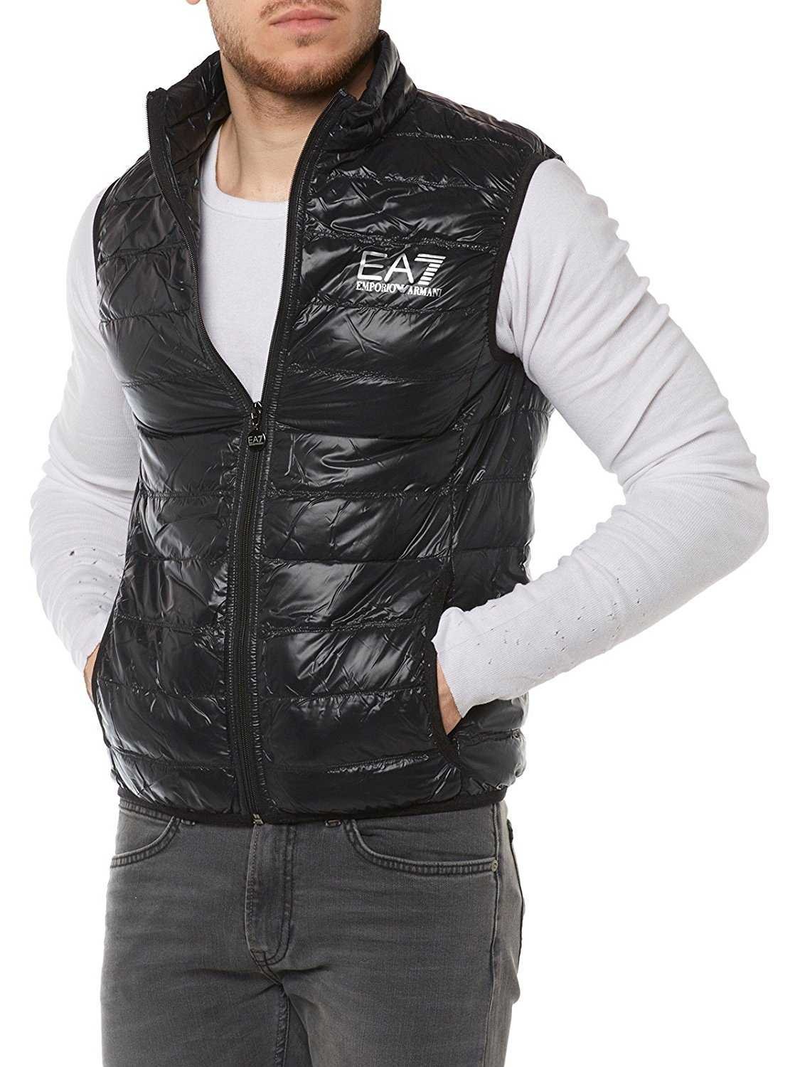 Emporio ArmaniMen's Train Core Down Vest