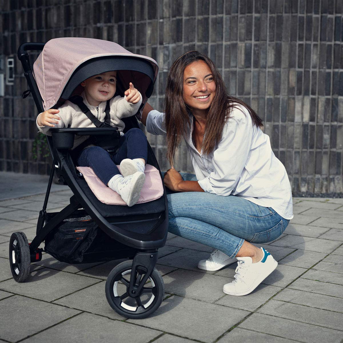 Thule Feder-Kinderwagen  kompakter Kinderwagen, perfekt fr den tglichen  Gebrauch  mit 5-Punkt-Gurt, leichtes und kompaktes Design, belfteter  Baldachin mit durchsichtigem Netz, gepolsterter : Amazon.de: Baby