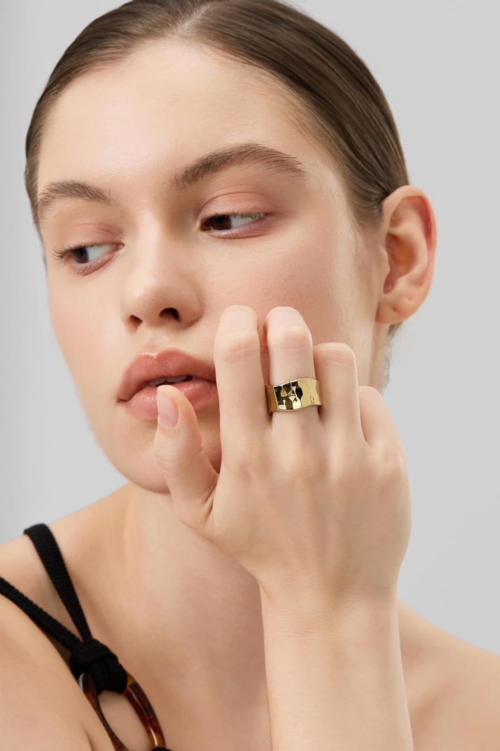 FRUMOS Gold Rings for Women,14K Gold Stacking Rings,Dainty Chunky Bamboo Heart Hammered Two Row Rings for Women Size 6/7/8/9