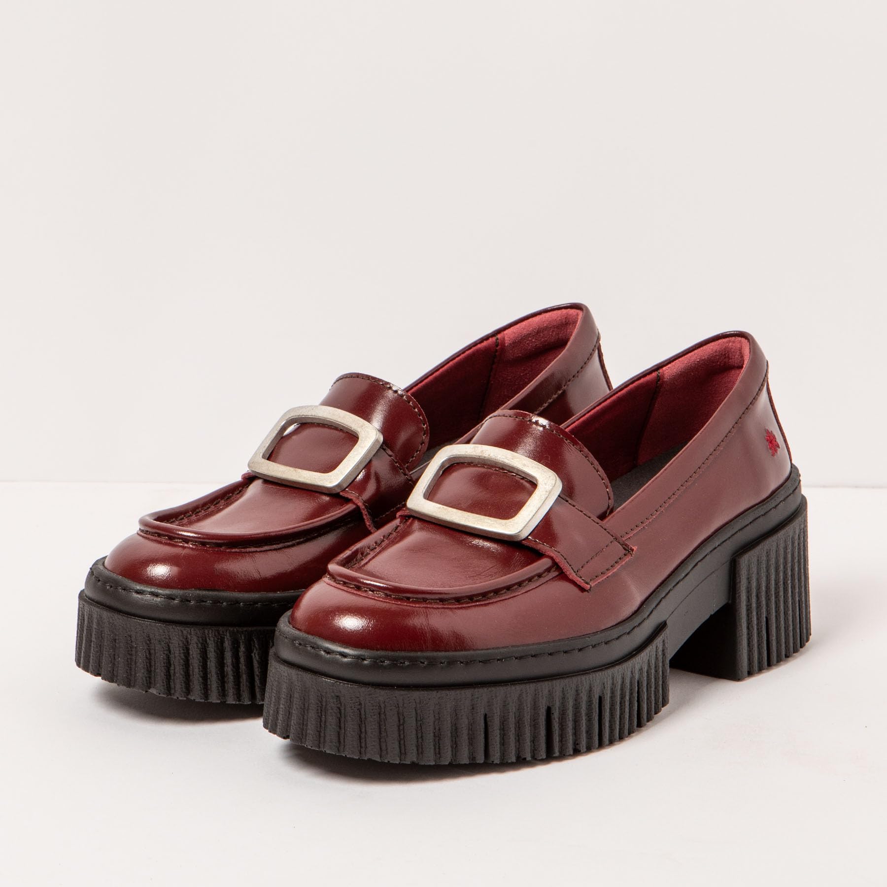 Art 1372 York, Plataforma