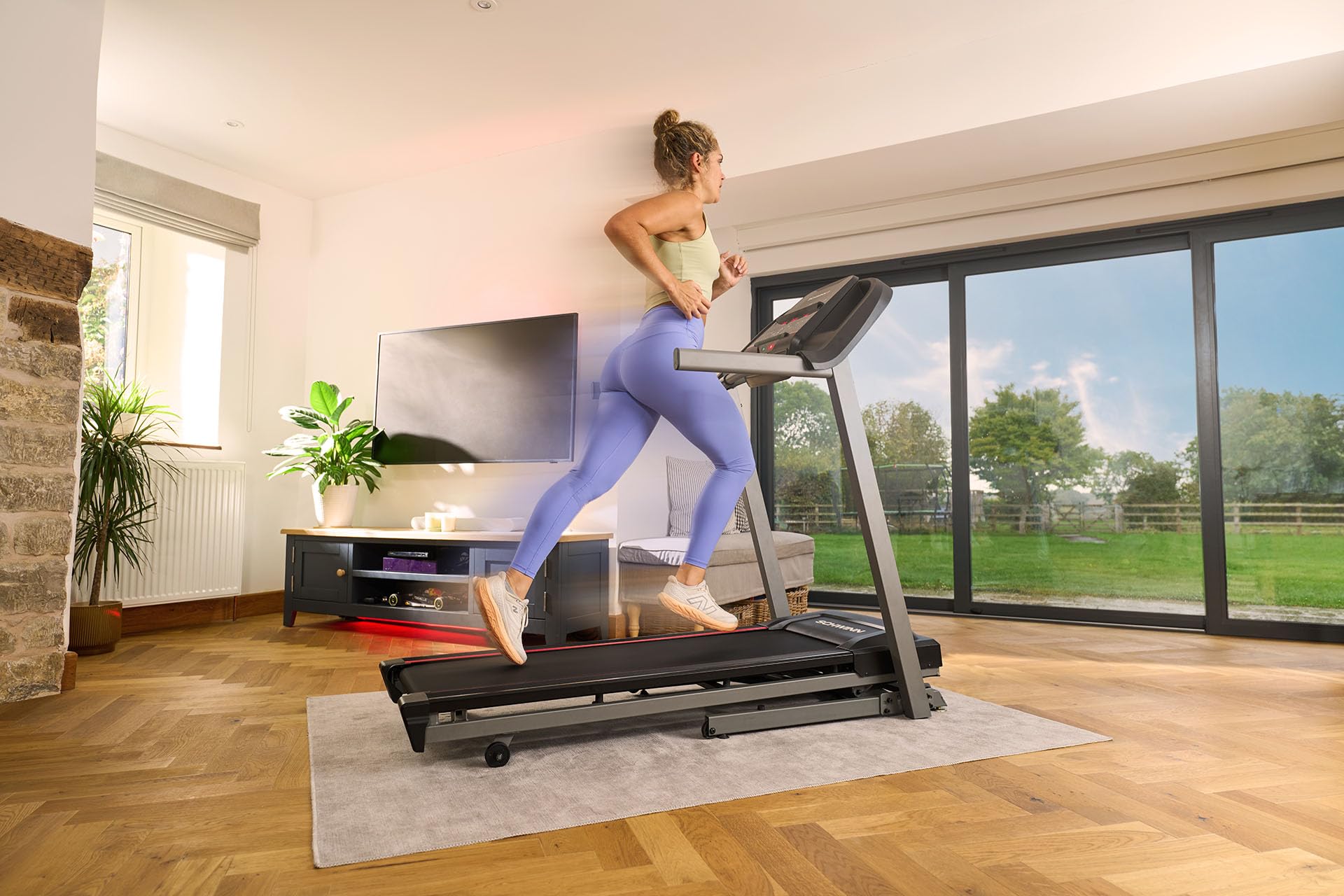 Schwinn Laufband Serie – elektrisch klappbar mit Bluetooth FTMS, kompatibel mit JRNY, Zwift & Kinomap – bis zu 18 km/h, SoftDrop, leise für Zuhause
