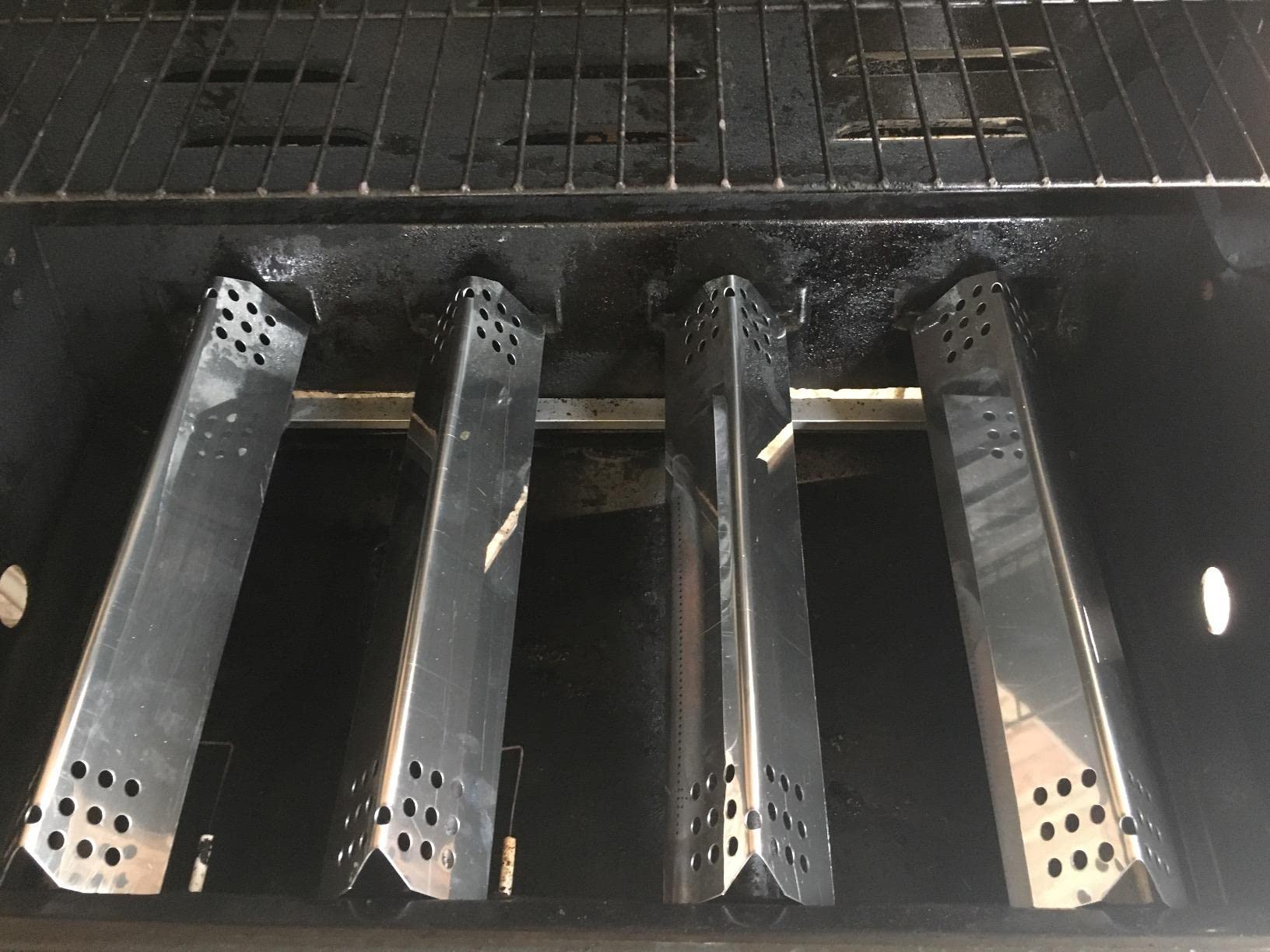 WELL GRILL 37cm Edelstahl Gasgrill Brennerabdeckung Heizplatte Flavorizer Bars Flammenverteiler für alle Burnhard Fred Series, Barbecook, Taino Red/Pro 4+1, Campingaz, Metro Tarrington House (4 Pack)